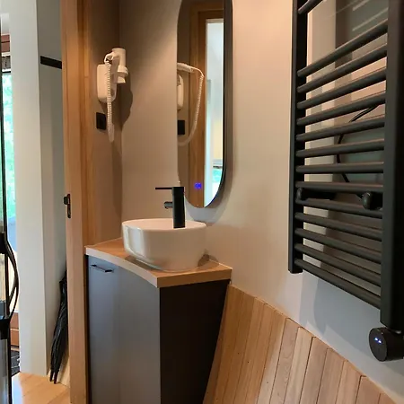 The Nutshell Met Hottub En Sauna | 2 Personen *