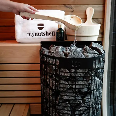 The Nutshell Met Hottub En Sauna | 2 Personen Neede