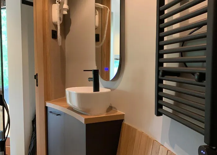 The Nutshell Met Hottub En Sauna | 2 Personen *