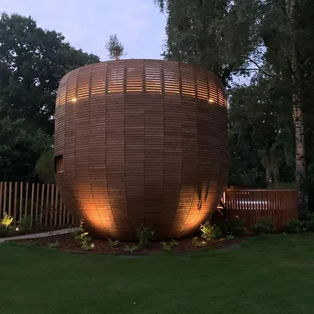 The Nutshell Met Hottub En Sauna | 2 Personen Διαμέρισμα Neede